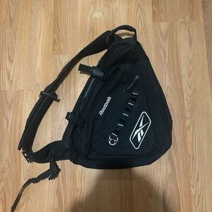 Vintage Reebok Black Sling Bag